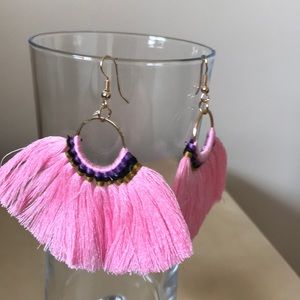 ④ for $7️⃣‼️ Pink tassel earrings!